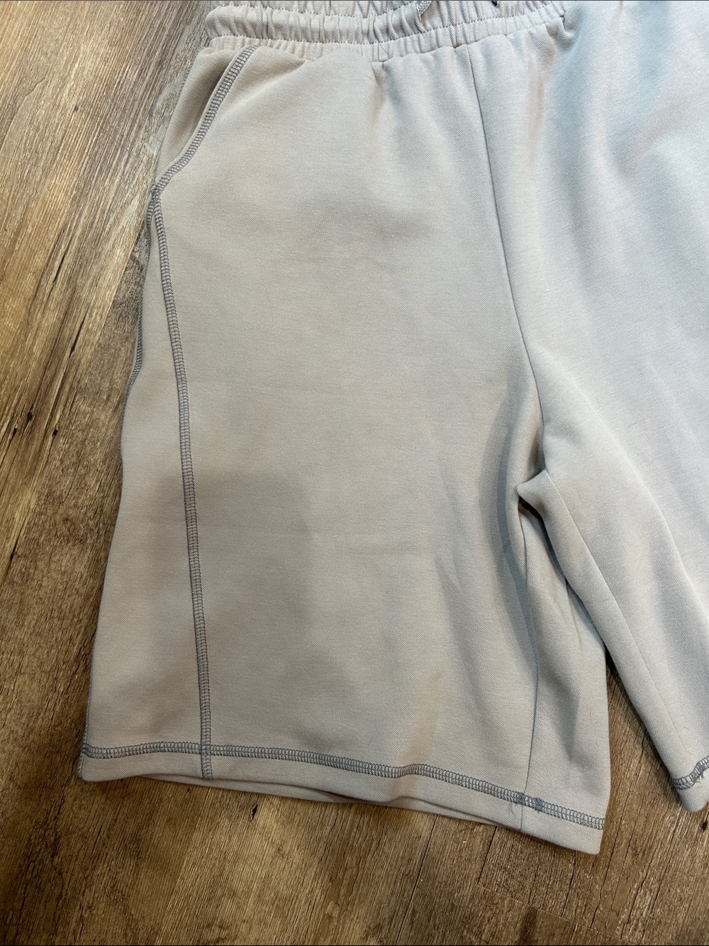 Aelfric Eden Light Gray Hoodie & jorts set - Picture 15 of 16